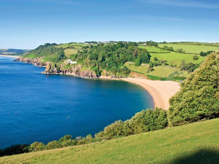 The Cottage, 13 Clarence Hill * Dartmouth
